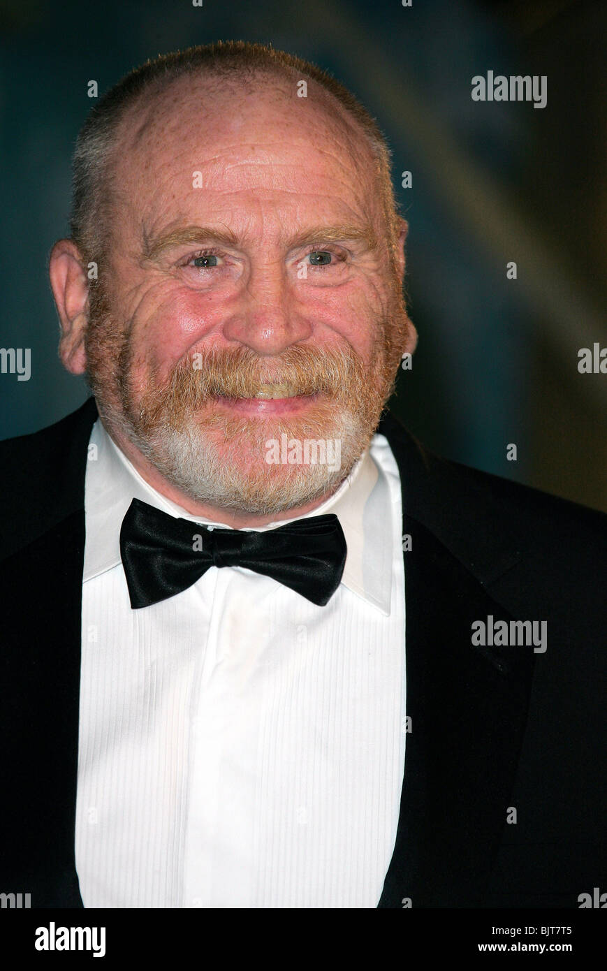 JAMES COSMO THE CHRONICLES OF NARNIA FILM PREMIER THE ROYAL ALBERT HALL LONDON ENGLAND 07 December 2005 Stock Photo