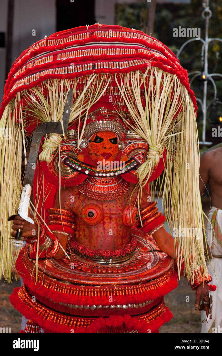 India, Kerala, Cannanore (Kannur), Theyyam, serpent deity Naga Kanni Stock Photo