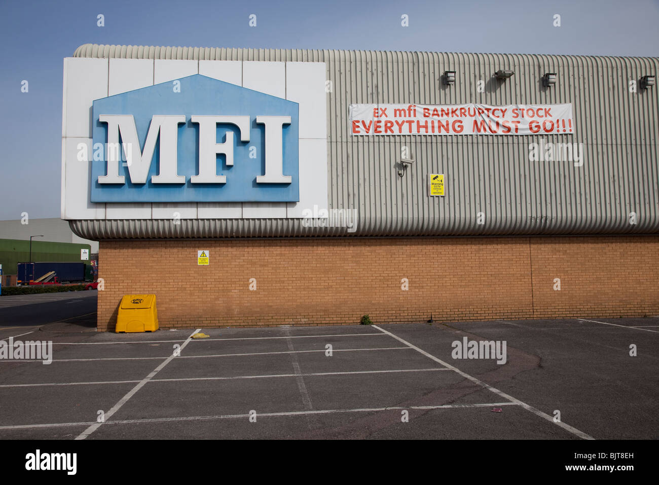 closed Mfi retail site North London Stock Photo
