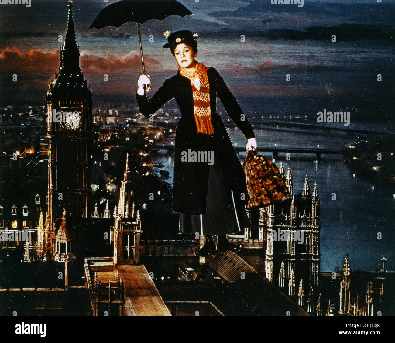 MARY POPPINS 1964 Walt Disney film with Julie Andrews Stock Photo Alamy MARY POPPINS 1964 Walt Disney film with Julie Andrews Stock Photo Alamy