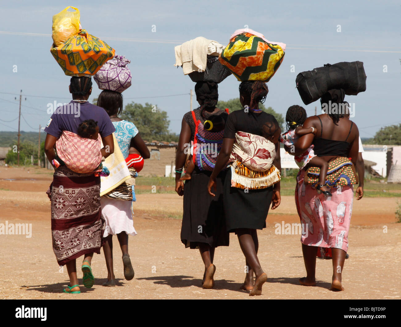 Carry on heads hires stock photography and images Alamy