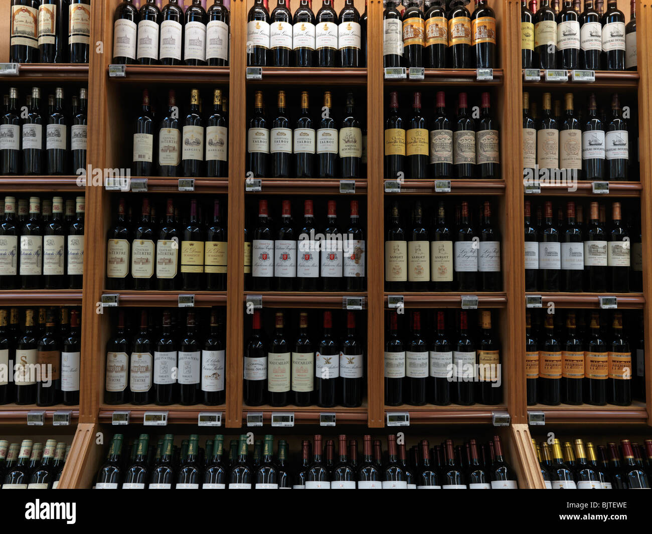 Carrefour supermarket wine hires stock photography and images Alamy