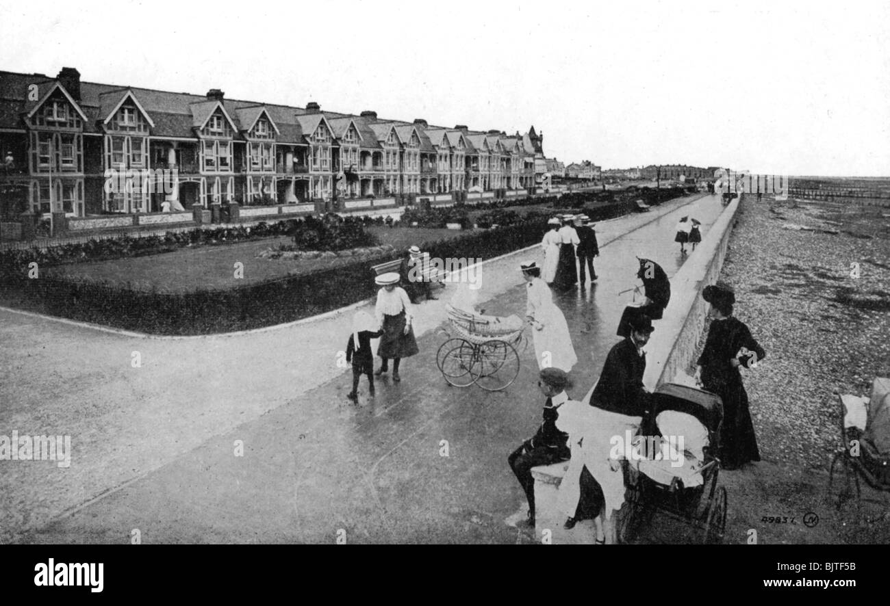 New Parade, East Worthing, West Sussex, early 20th century. Artist: Unknown Stock Photo