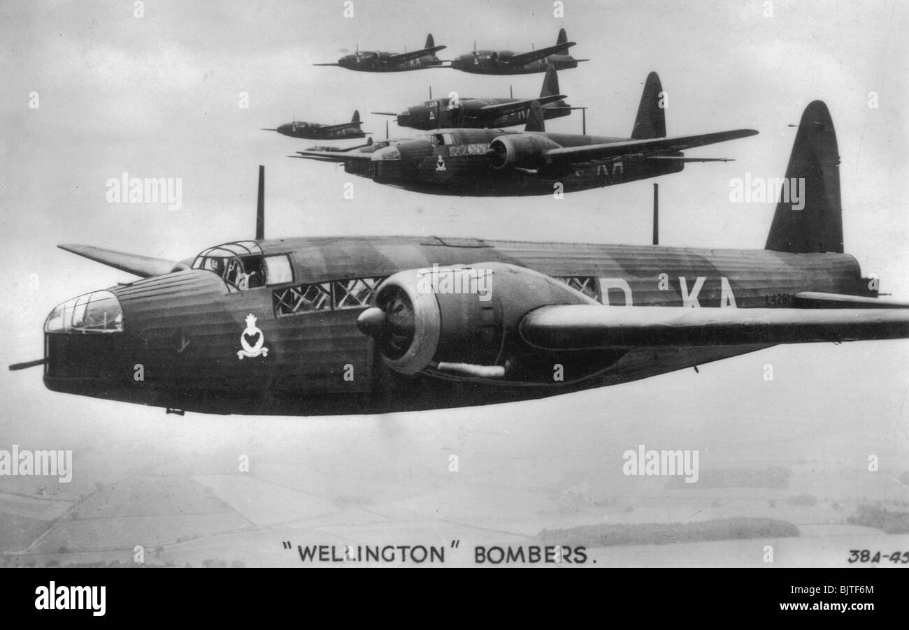 Second World War Wellington Bomber Stock Photos & Second World War ...
