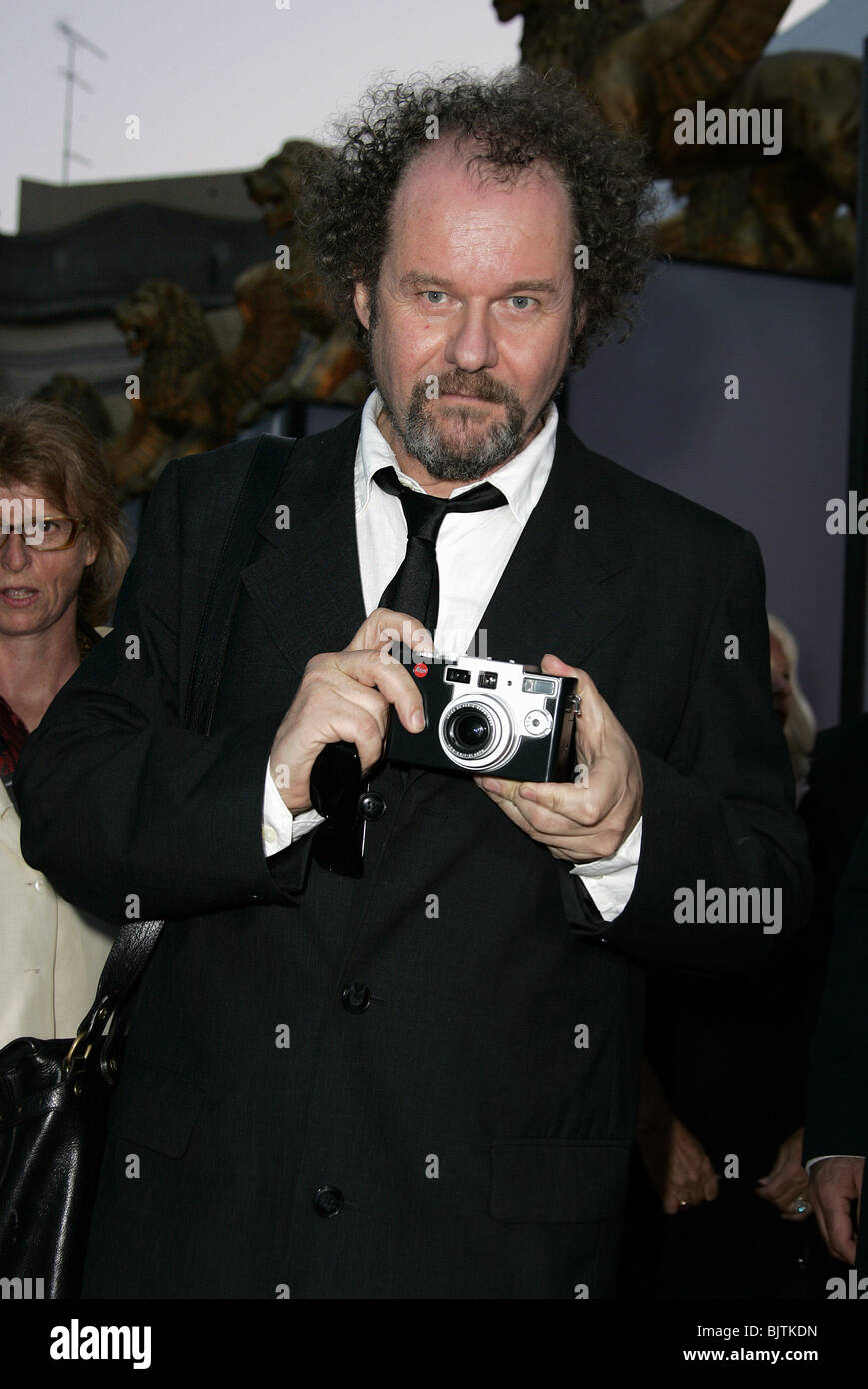 MIKE FIGGIS 61ST VENICE FILM FESTIVAL TER LIDO VENICE ITALY 01 September 2004 Stock Photo