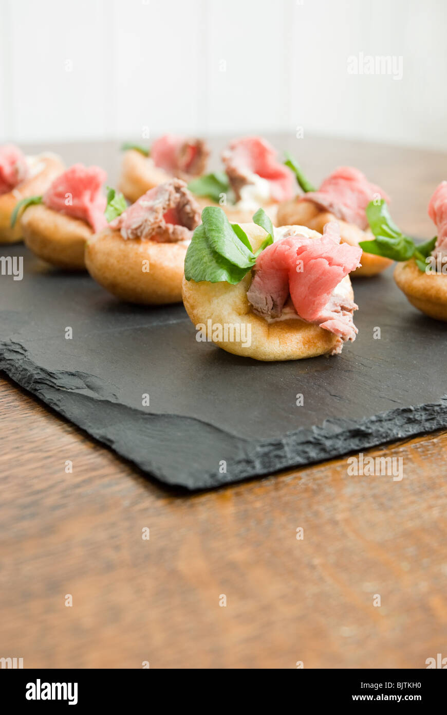 Miniature roast beef and yorkshire pudding canapes Stock Photo Alamy