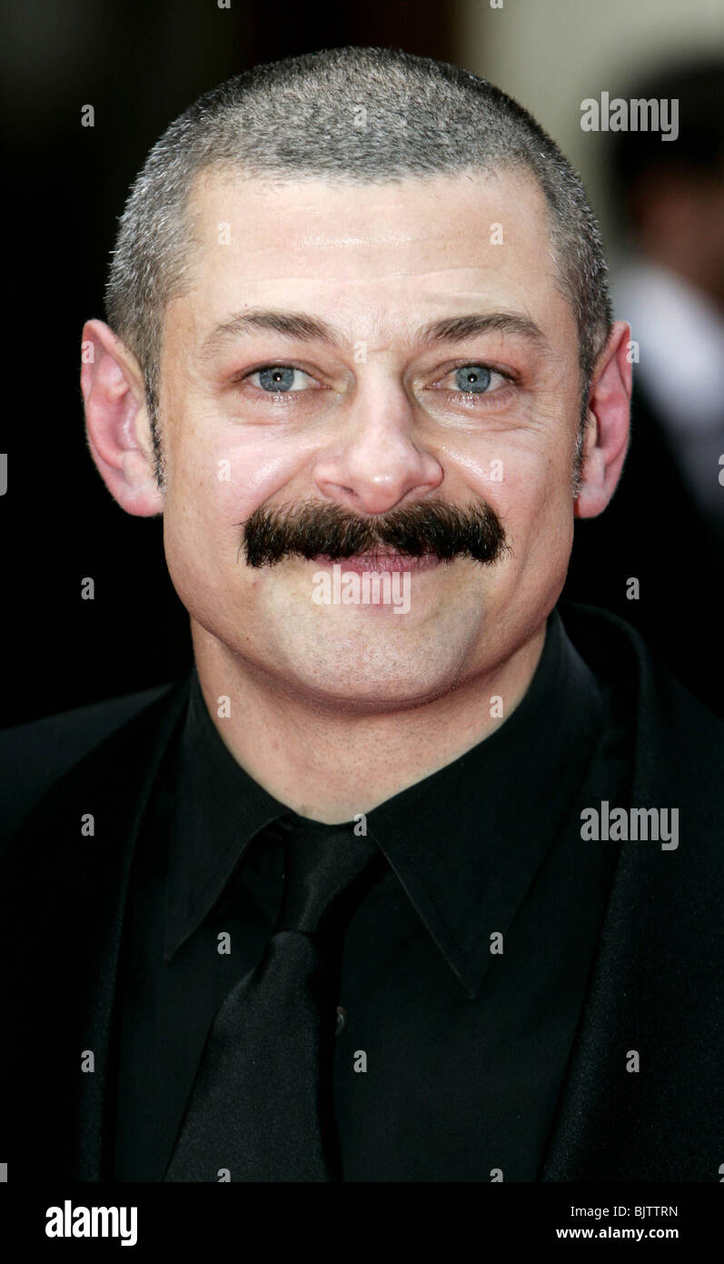 Gollum andy serkis hi-res stock photography and images - Alamy