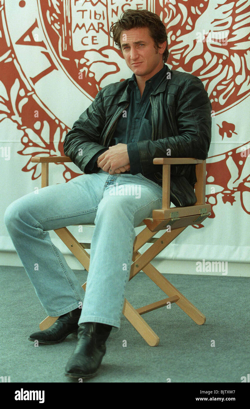SEAN PENN 12 September 1995 Stock Photo - Alamy