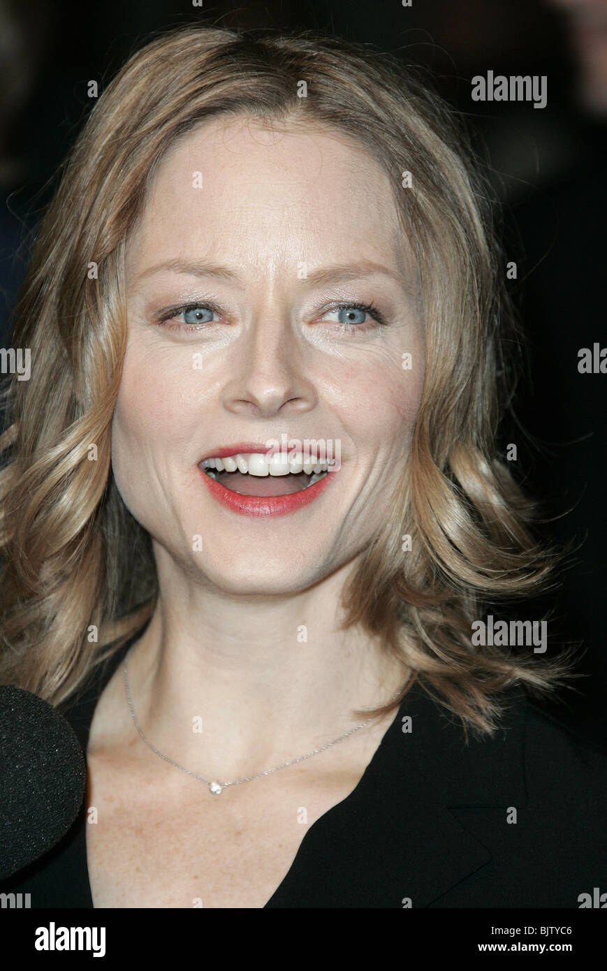 JODIE FOSTER A VERY LONG ENGAGEMENT PREMIE CHINESE THEATRE HOLLYWOOD ...