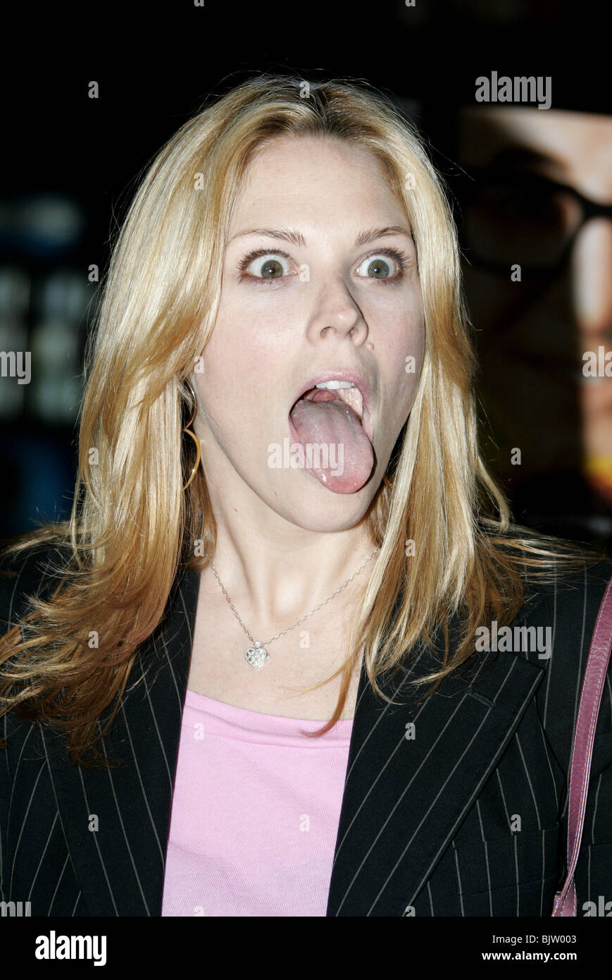 MARY MCCORMACK THE LIFE & DEATH OF PETER SELL GRAUMAN'S CHINESE THEATRE HOLLYWOOD USA 15 November 2004 Stock Photo