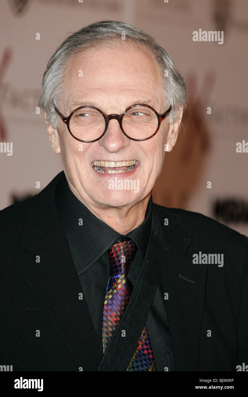 Alan alda aviator film premiere hi-res stock photography and images - Alamy