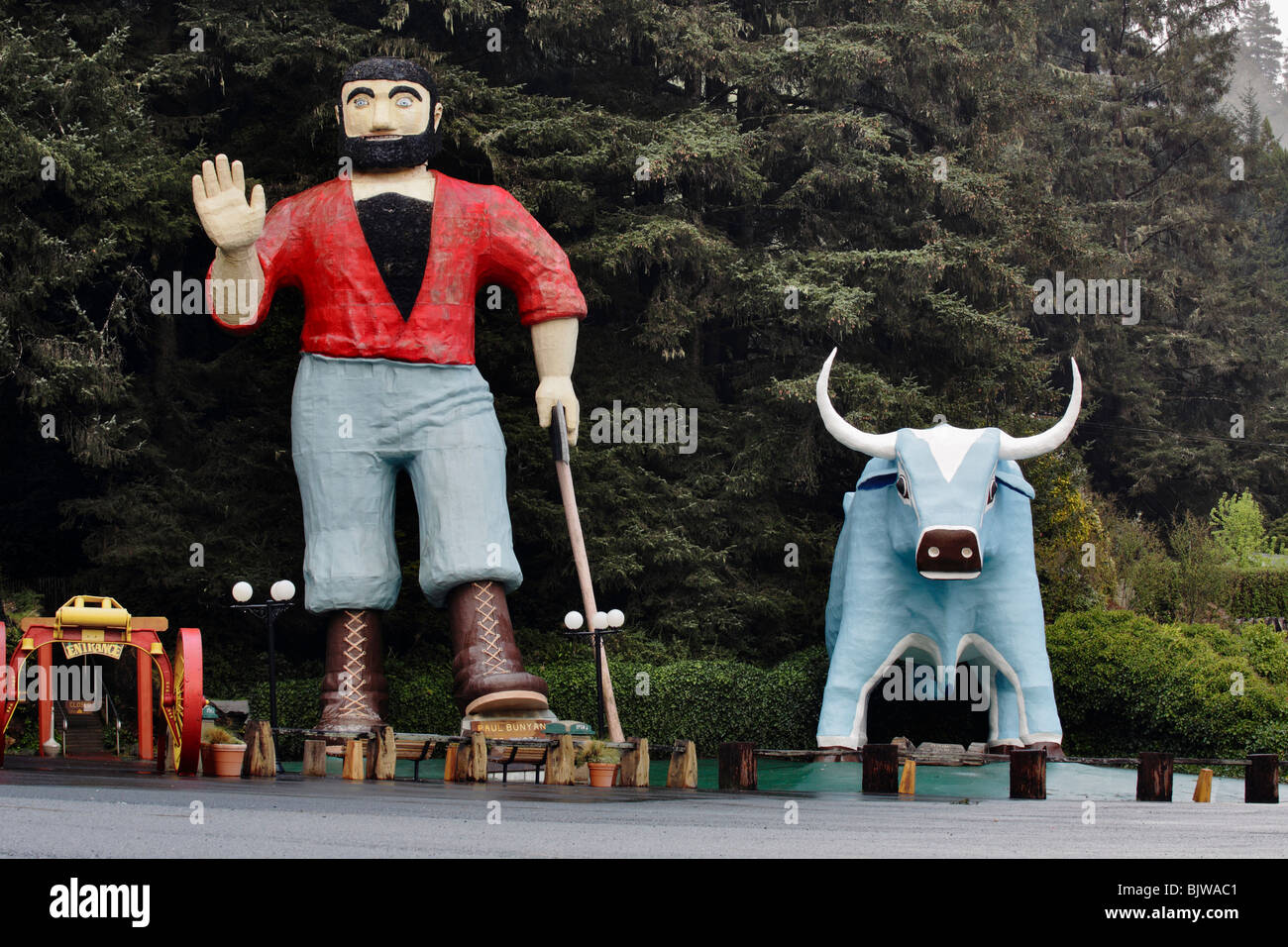 Paul Bunyan and his ox Babe-Klamath, California, USA. Stock Photo
