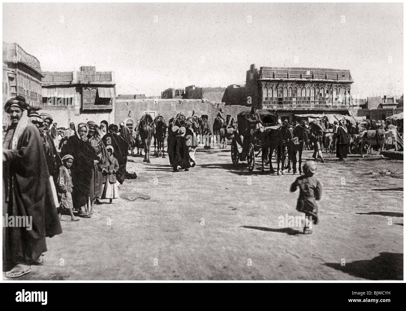 The bazaar square in Basra, Iraq, 1925. Artist: A Kerim Stock Photo