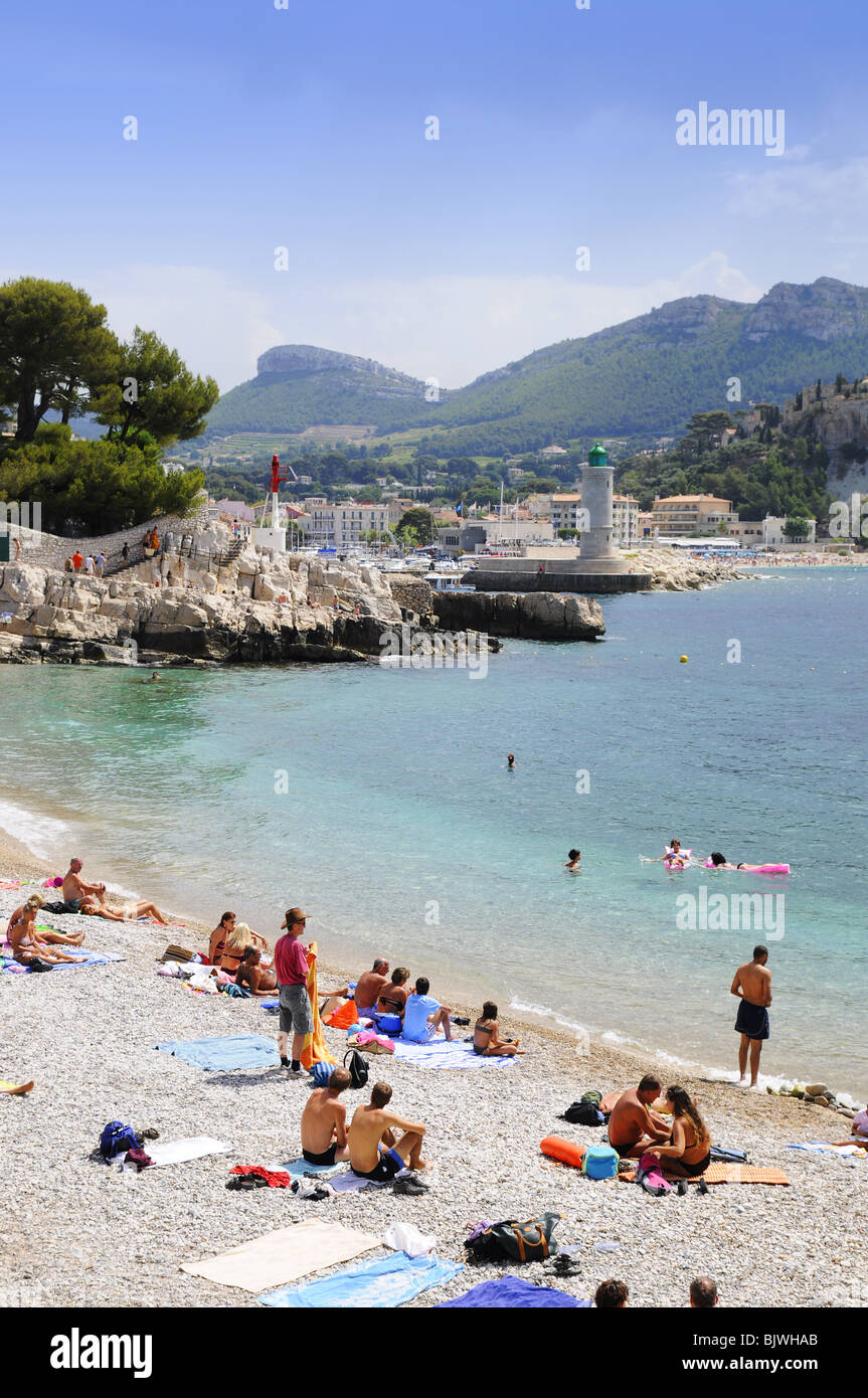 Nice france beach hi-res stock photography and images - Alamy