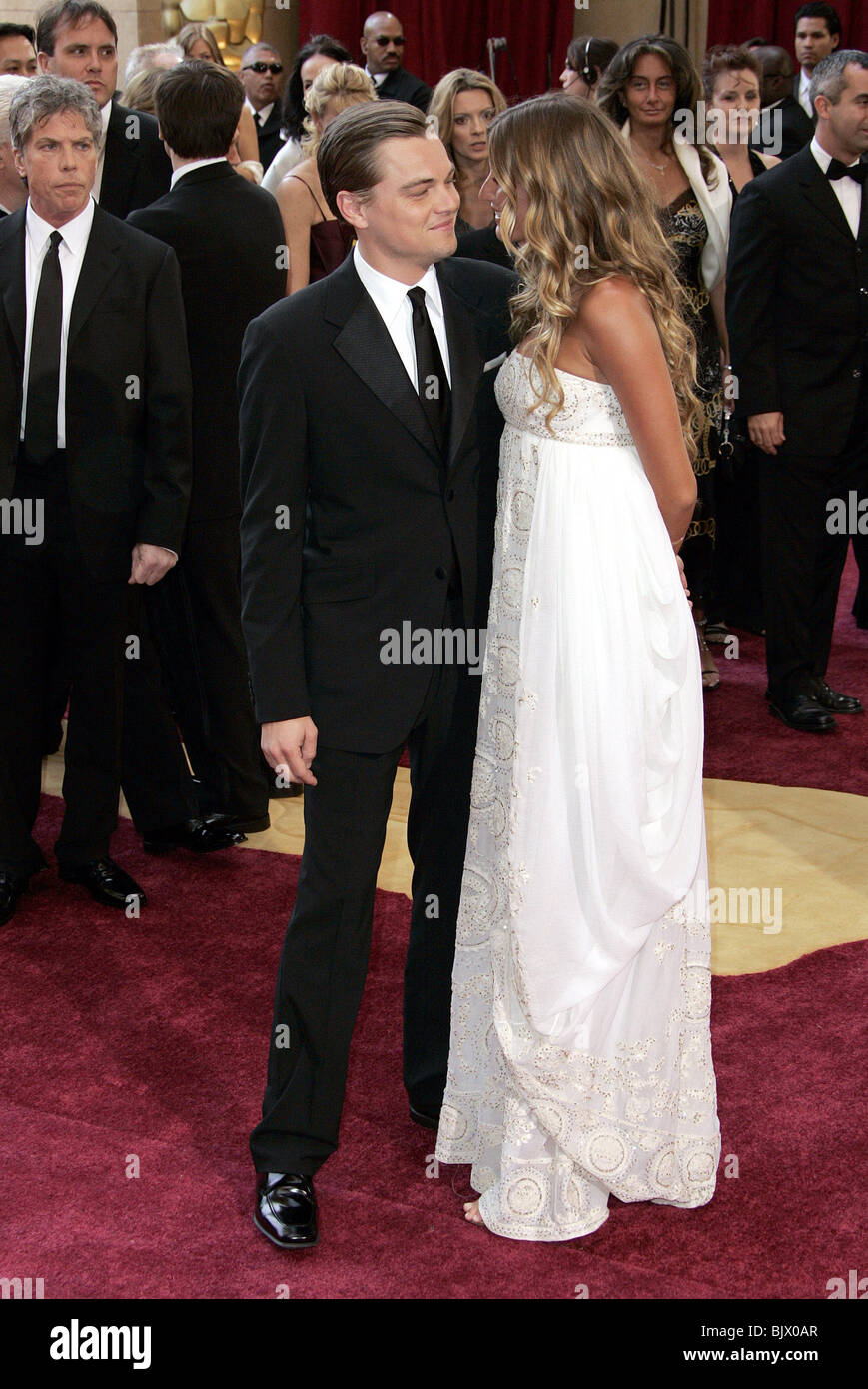 LEONARDO DICAPRIO & GISELE BUNDCHEN OSCARS 2005 KODAK THEATRE HOLLWOOD LA USA 27 February 2005 Stock Photo