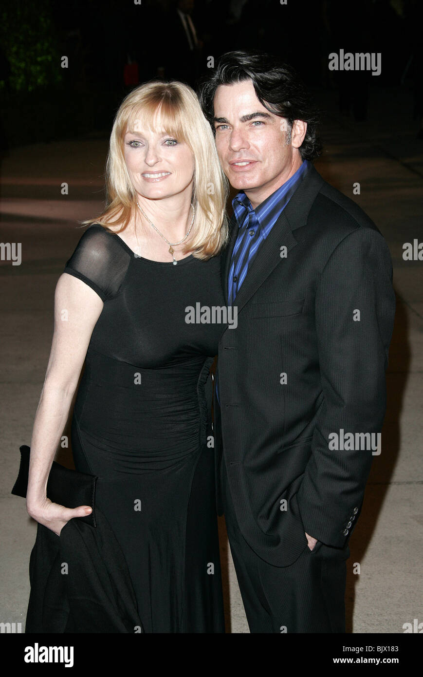 PETER GALLAGHER & WIFE VANITY FAIR OSCAR PARTY 2005 MORTONS WEST HOLLYWOOD LA USA 27 February
