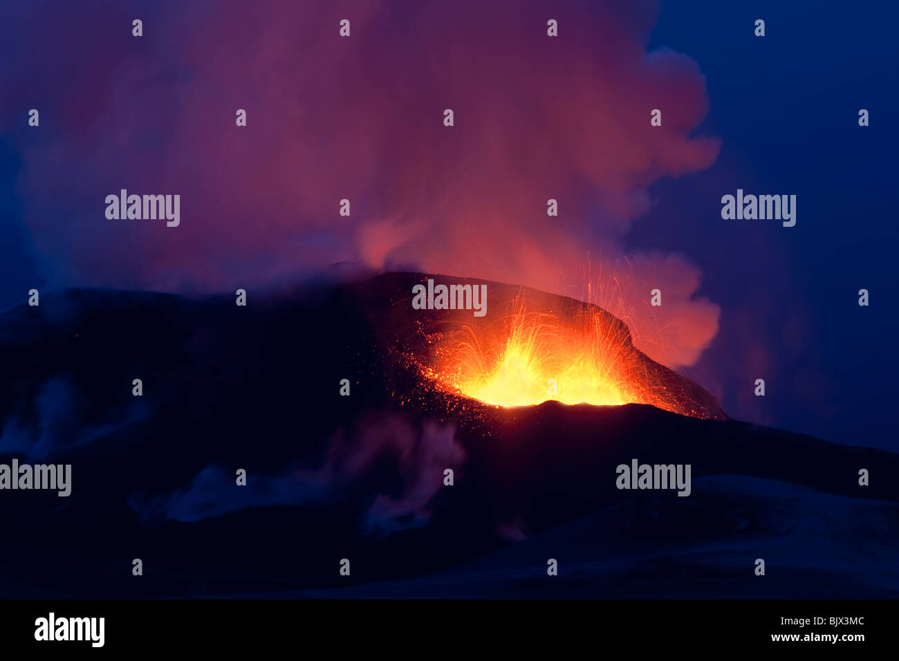 Volcanic eruption at Fimmvorduhals in Eyjafjallajokull, Iceland Stock