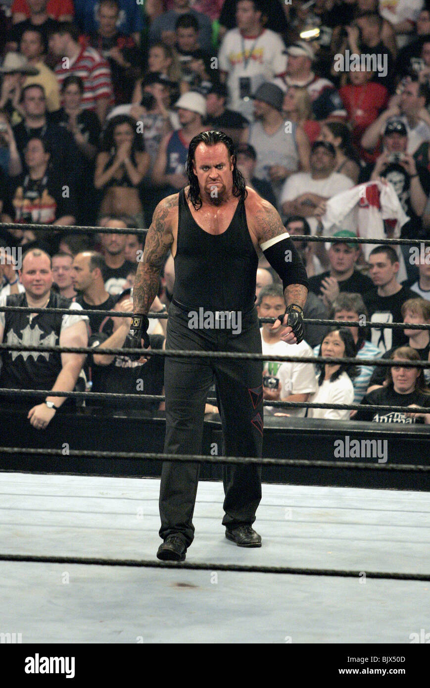 The undertaker wwe hi-res stock photography and images - Alamy