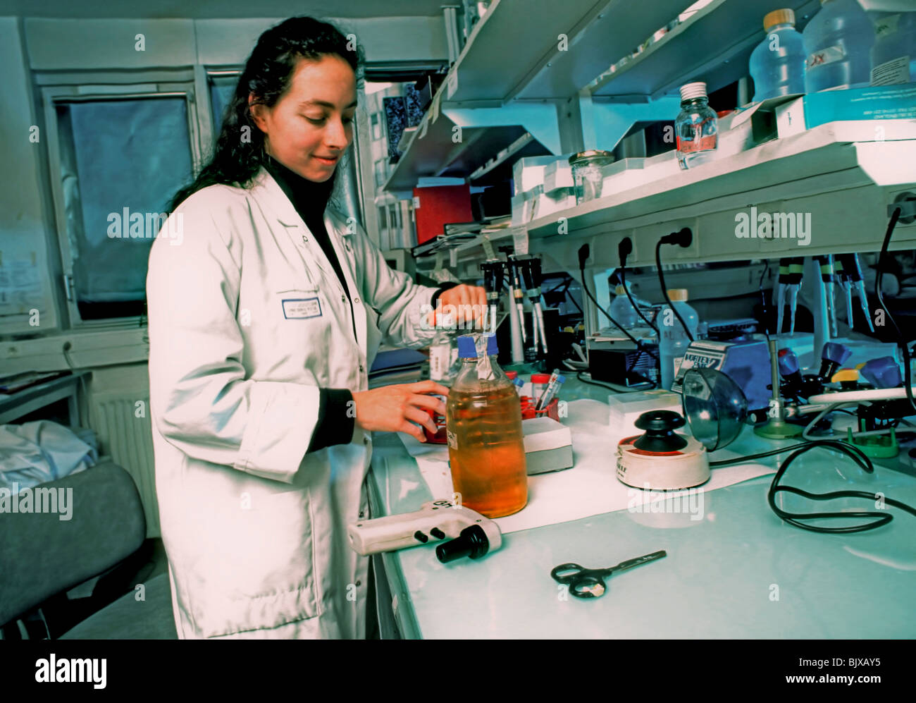 PARIS, France Medical Research & Development Organization Lab, Female