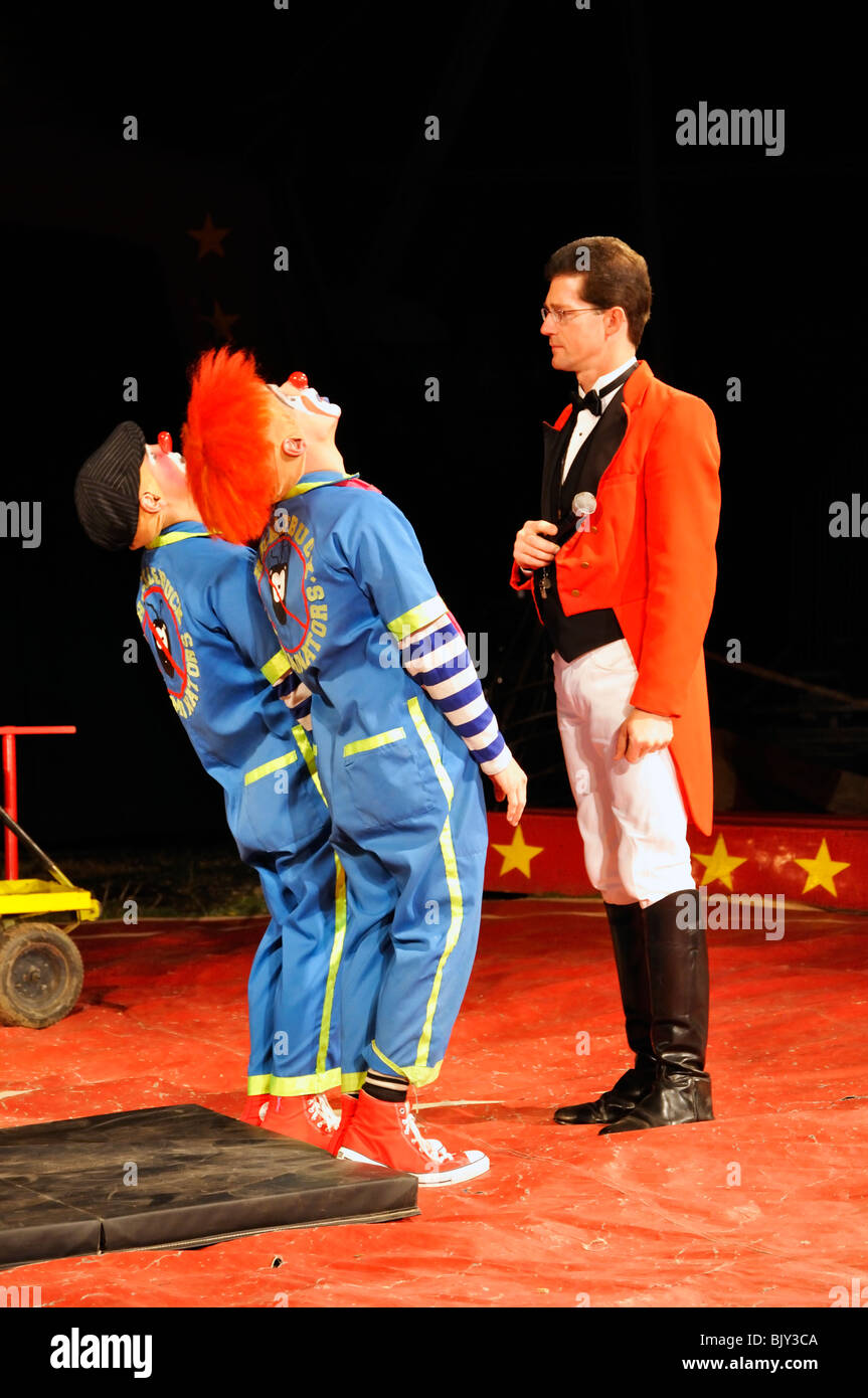 Circus show clown clowns hi-res stock photography and images - Alamy