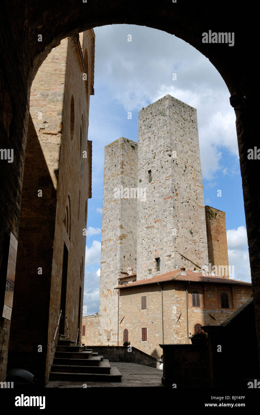 San Gimignano is a medieval Manhattan of the Tuscany. Only 14 towers of the original 76 have survived. These tall towers are ... Stock Photo