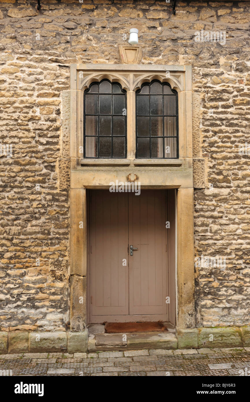 Old houses door and window hi-res stock photography and images - Alamy