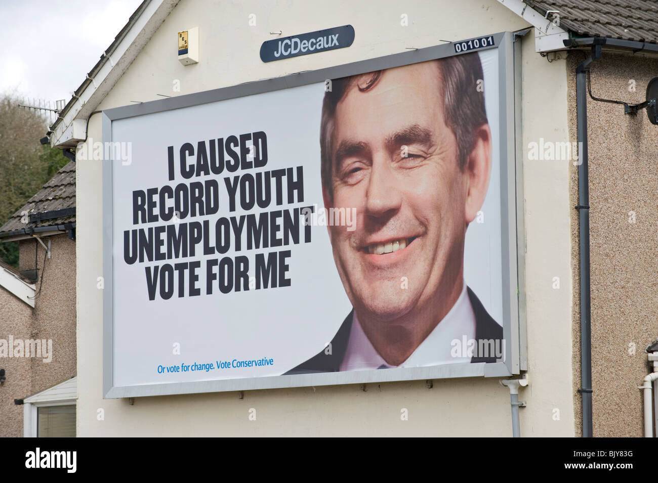 conservative-party-2010-general-election-billboard-at-jc-decaux-site-BJY83G.jpg