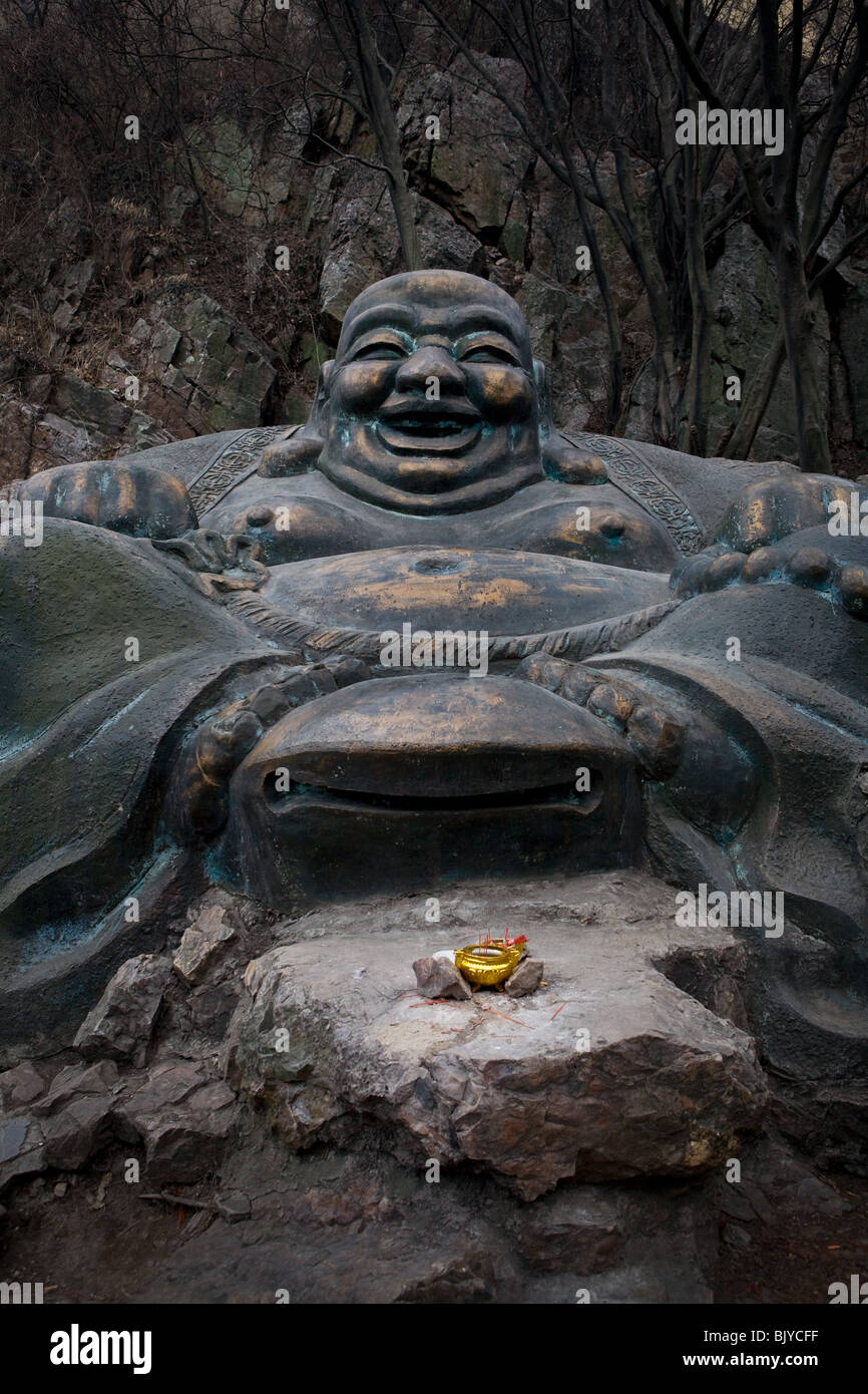 Large Buddha statue. Purple Mountain, Nanjing, Jiangsu, China Stock Photo Alamy
