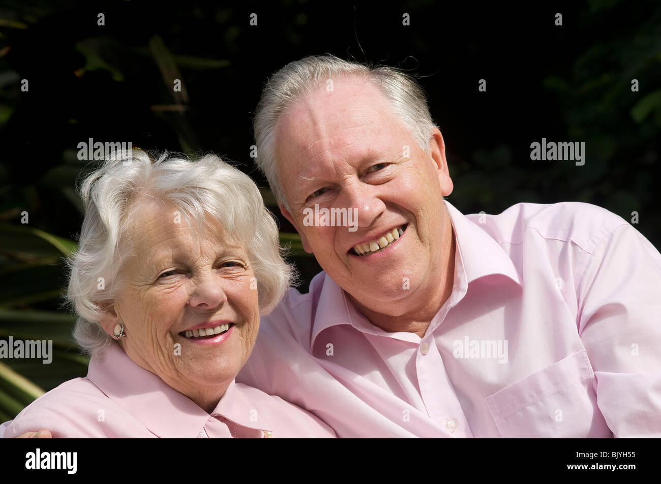 Elderly couple strength hi-res stock photography and images - Alamy