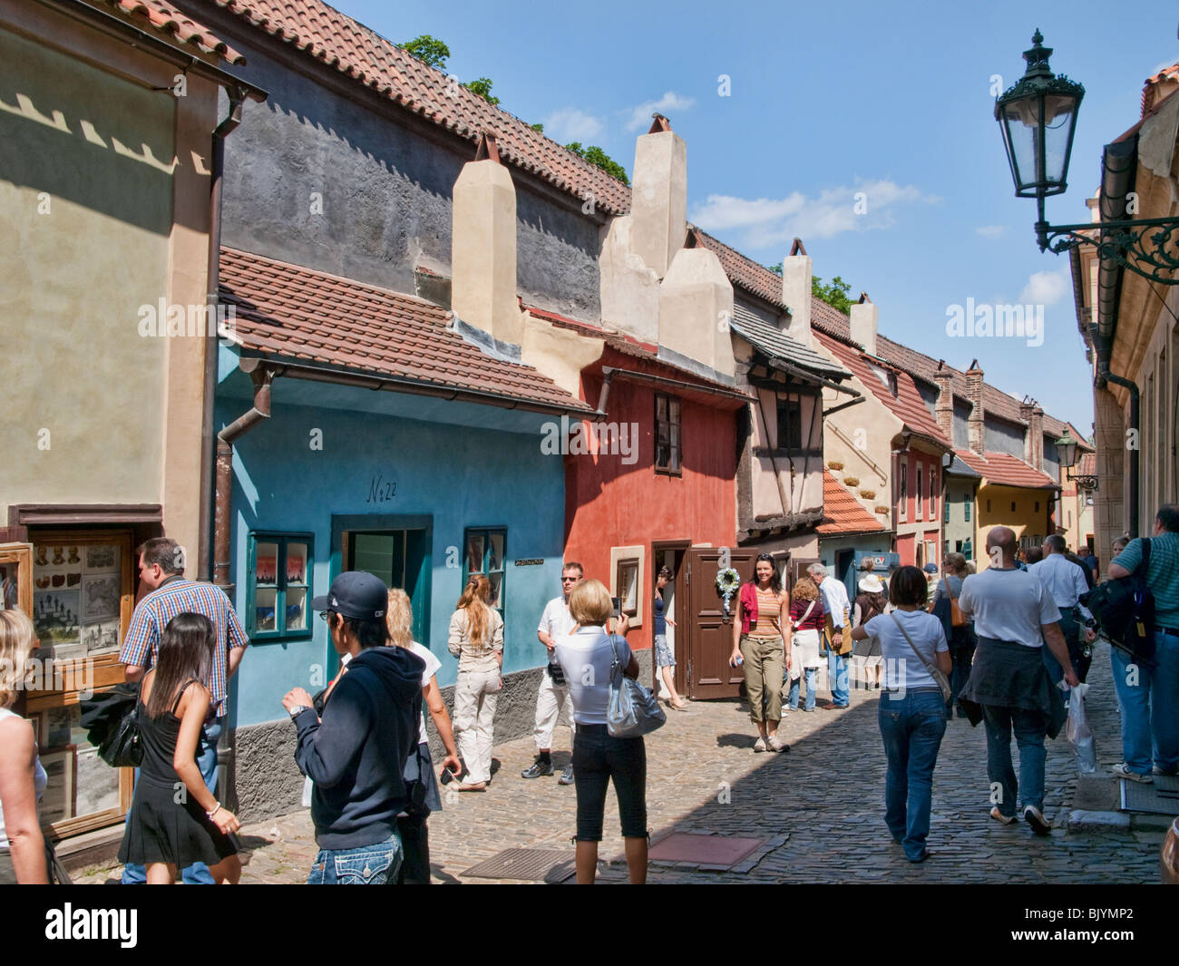 Small houses at Golden Lane (Zlata Ulicka) in Prague Stock Photo Alamy