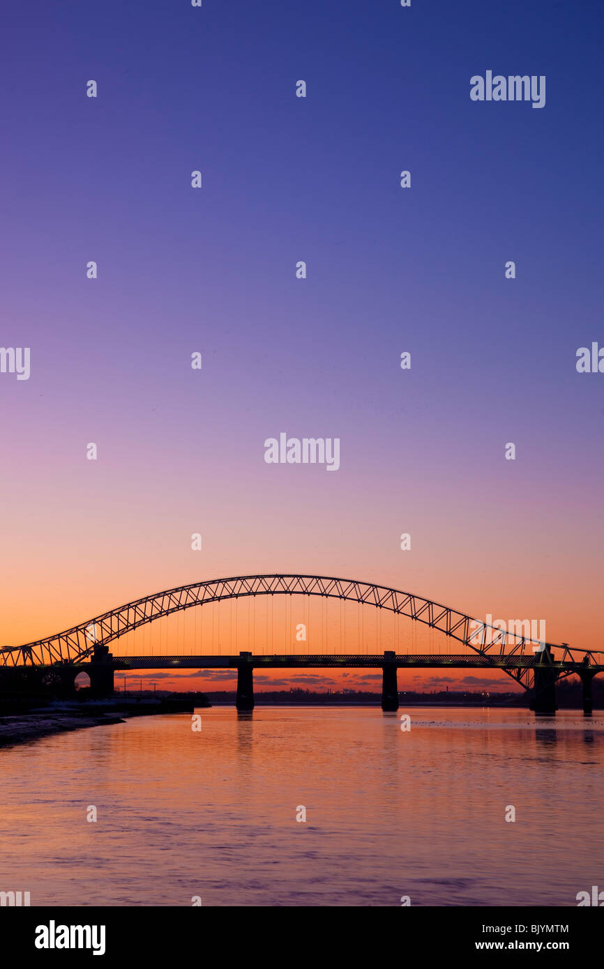 The Runcorn Widnes Silver Jubilee Bridge over the River Mersey Stock Photo