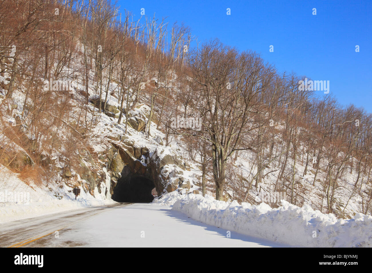 Marys Rock Tunnel, Shenandoah National Park, Virginia, USA Stock Photo Alamy