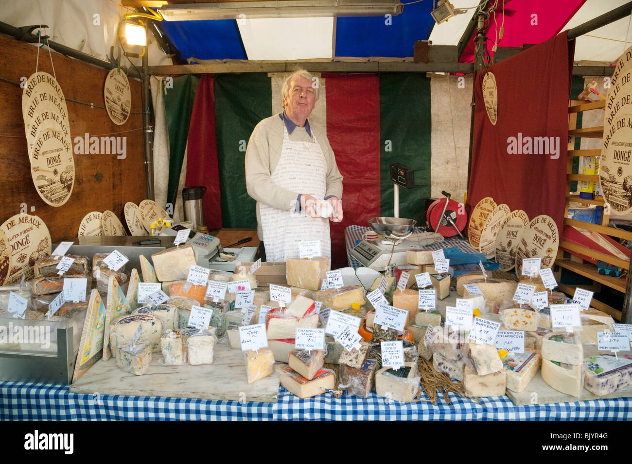 Market square cheese hires stock photography and images Alamy