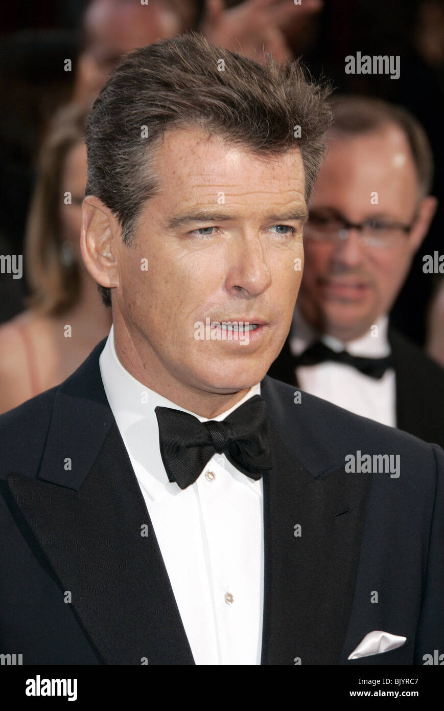 PIERCE BROSNAN OSCARS 2005 KODAK THEATRE HOLLWOOD LA USA 27 February 2005 Stock Photo Alamy