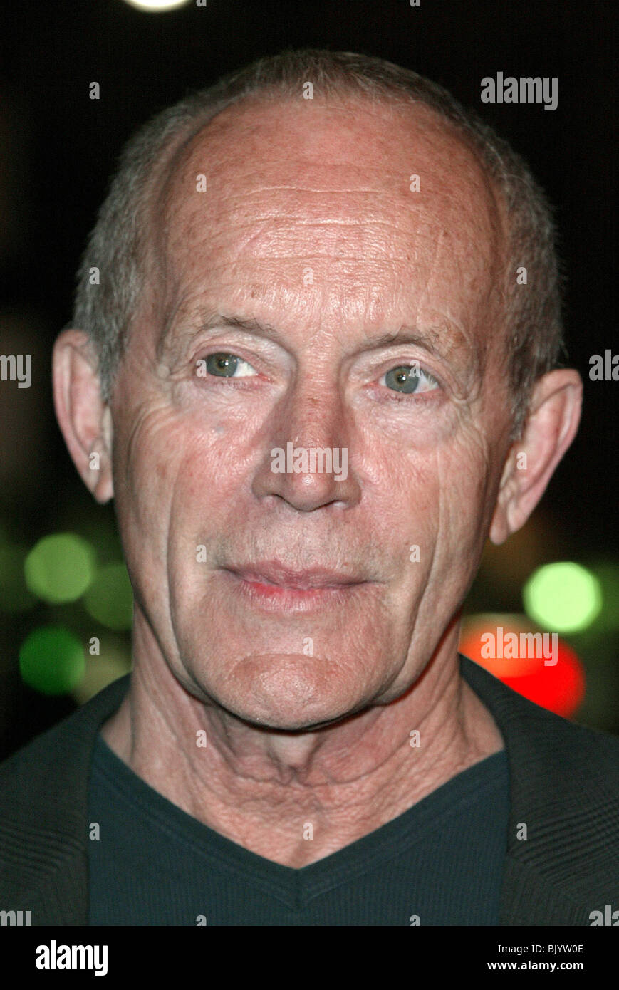 LANCE HENRIKSEN DEADWOOD SEASON 2 PREMIERE CHINESE THEATRE HOLLYWOOD LOS ANGELES USA 03 March 2005 Stock Photo