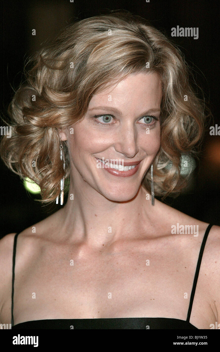 ANNA GUNN DEADWOOD SEASON 2 PREMIERE CHINESE THEATRE HOLLYWOOD LOS ANGELES USA 03 March 2005 Stock Photo