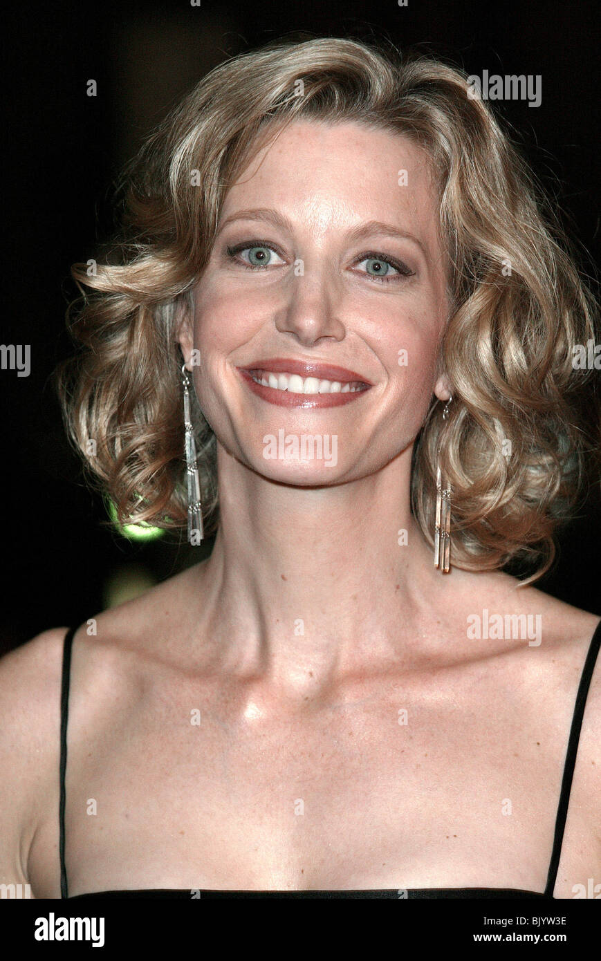 ANNA GUNN DEADWOOD SEASON 2 PREMIERE CHINESE THEATRE HOLLYWOOD LOS ANGELES USA 03 March 2005 Stock Photo