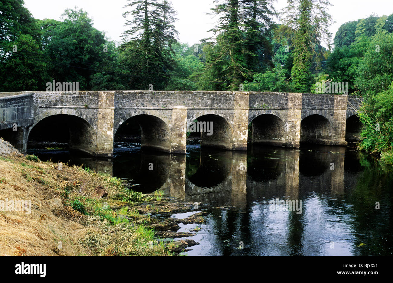 Ballyhaise, Butler's Bridge, River Annalee, County Cavan, Ireland Eire Irish rivers medieval bridges scenery landscapes view Stock Photo