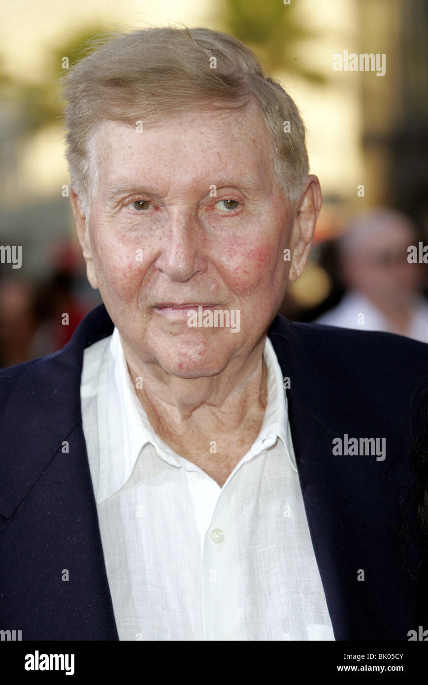 SUMNER REDSTONE WAR OF THE WORLDS FAN SCREENI CHINESE THEATRE HOLLYWOOD