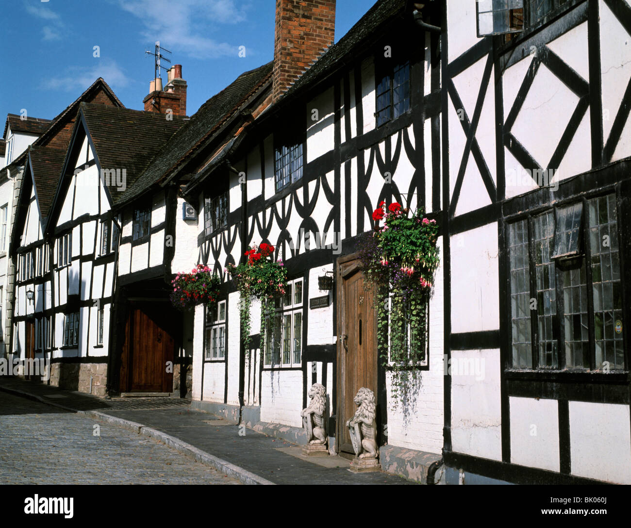Timberframed Tudor buildings in Mill Street, Warwick Stock Photo Alamy