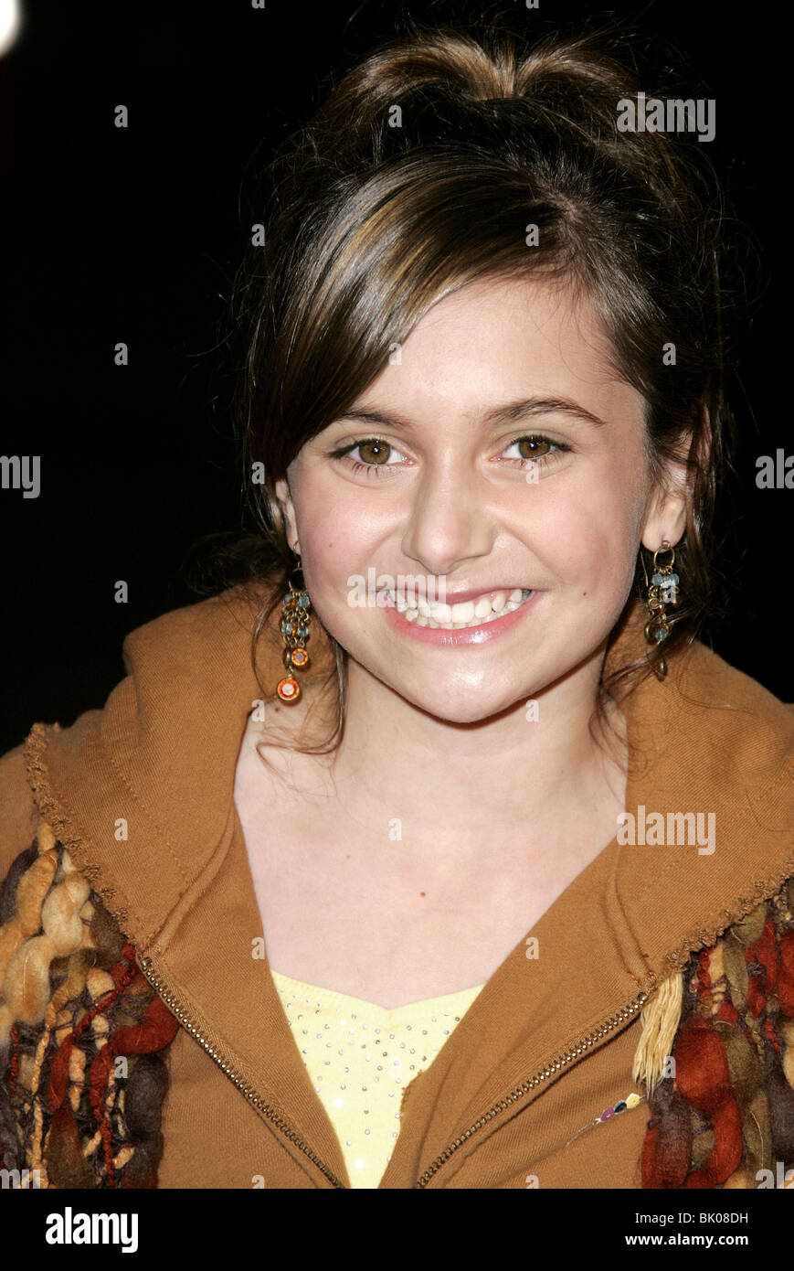 ALYSON STONER CHEAPER BY THE DOZEN 2 PREMIERE WESTWOOD LOS ANGELES USA 13 December 2005 Stock Photo