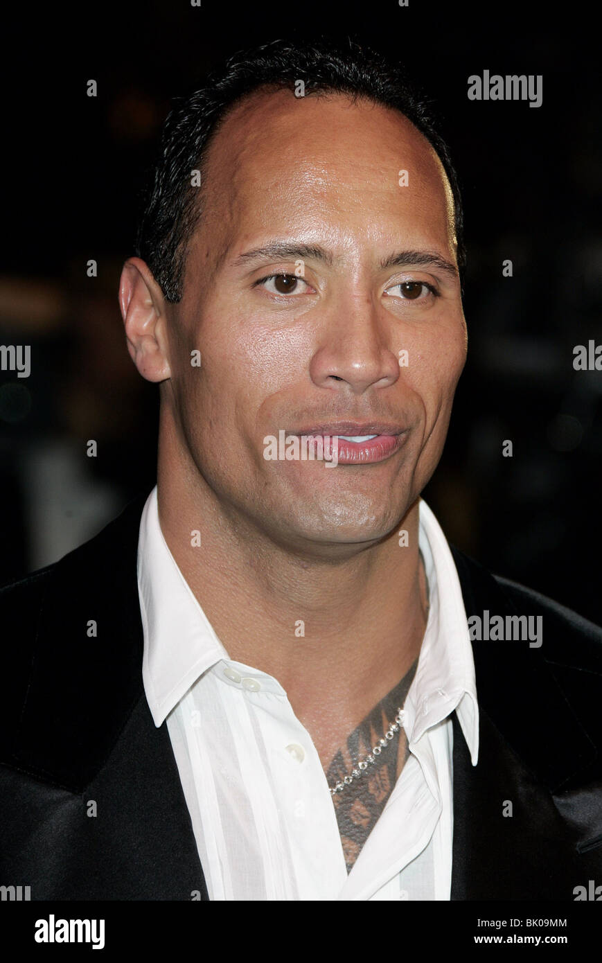 DWAYNE JOHNSON (AKA THE ROCK) BULLETPROOF MONK PREMIER CHINESE THEATRE  HOLLYWOOD LOS ANGELES USA 09 April 2003 Stock Photo - Alamy