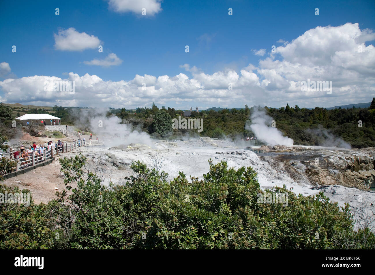 Pōhutu Geyser Exploding World famous Pohutu Geyser erupting once or twice an hour to the ...