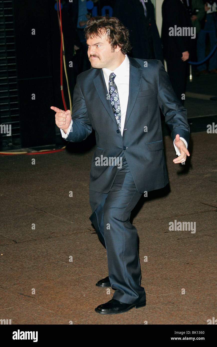 JACK BLACK KING KONG FILM PREMIER ODEON LEICESTER SQUARE LONDON ENGLAND
