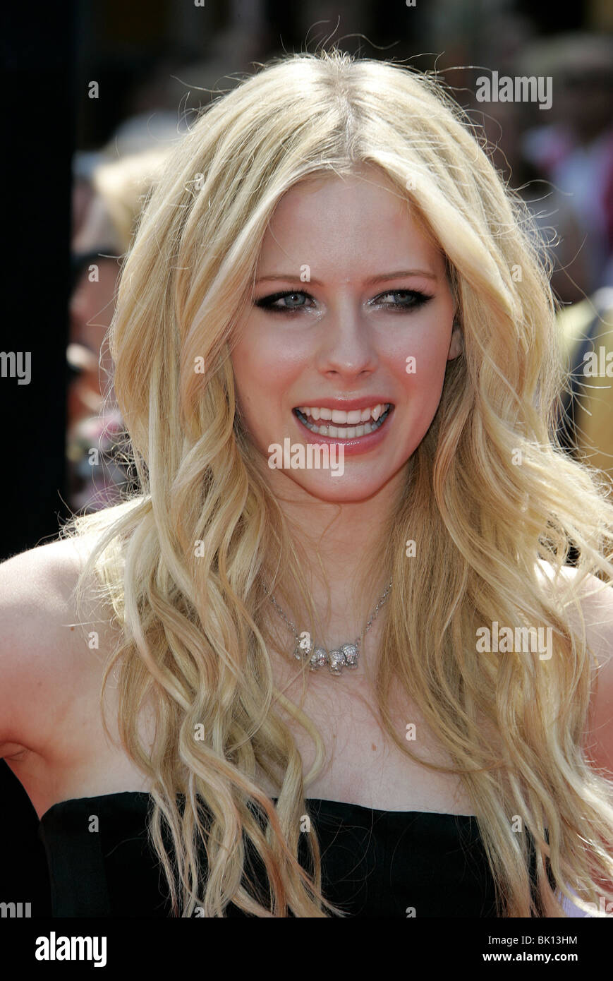 AVRIL LAVIGNE OVER THE HEDGE. PREMIERE WESTWOOD LOS ANGELES USA 30 April 2006 Stock Photo