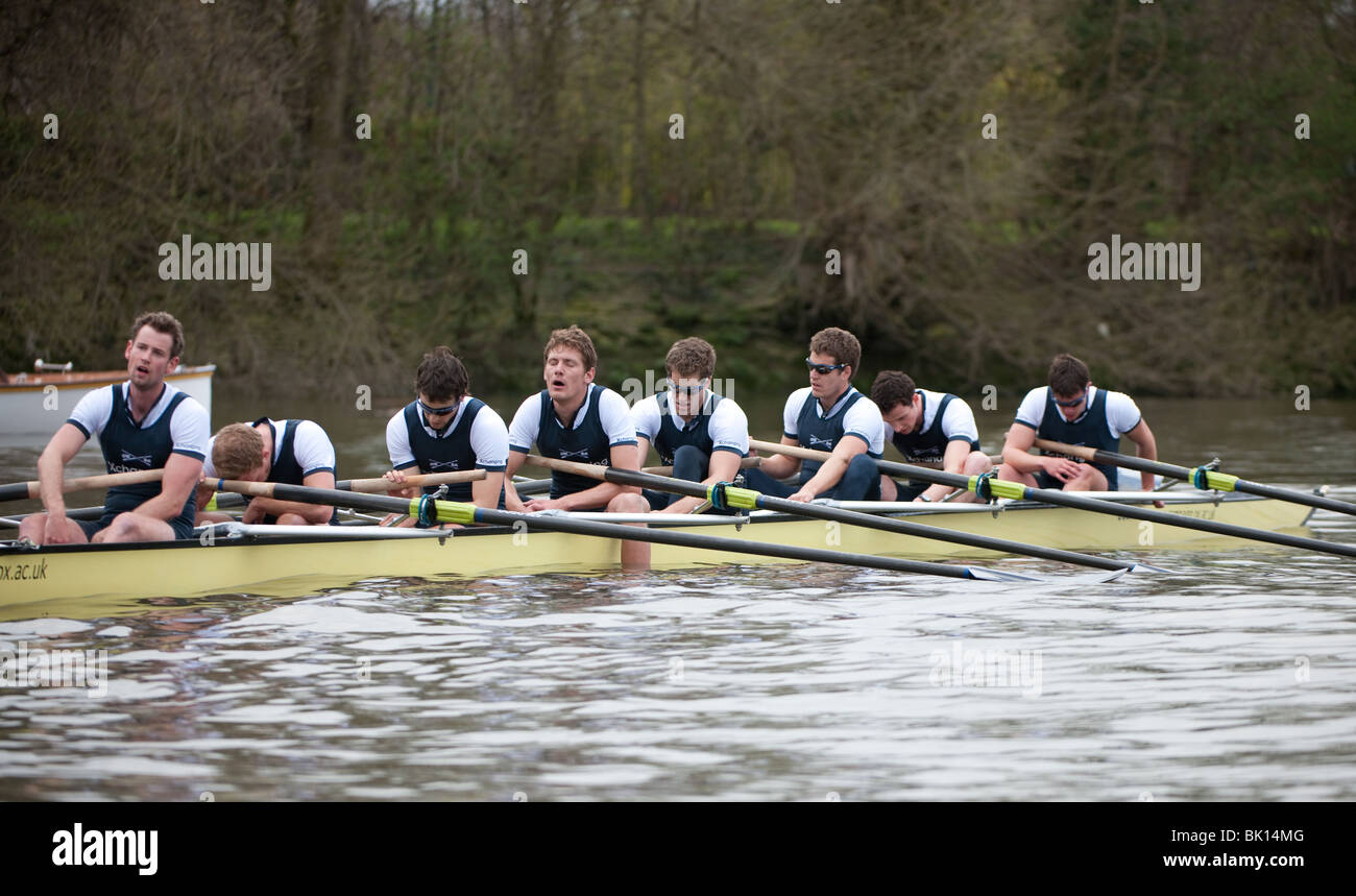 03/04/2010. The 156th Xchanging University Boat Race between Oxford University and Cambridge University Stock Photo