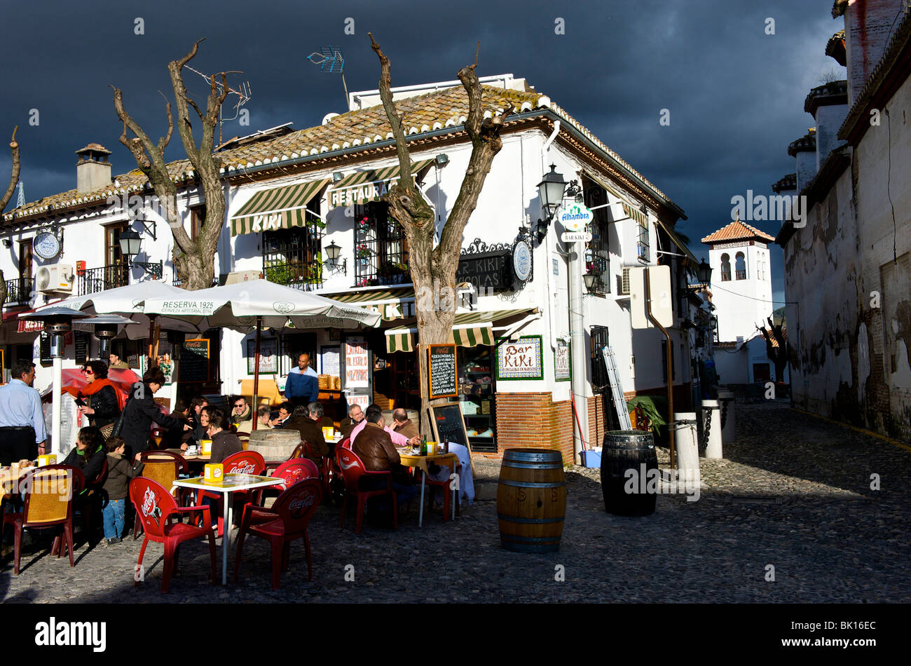 Granada, tourists at bar Kiki in San Nicolas Stock Photo