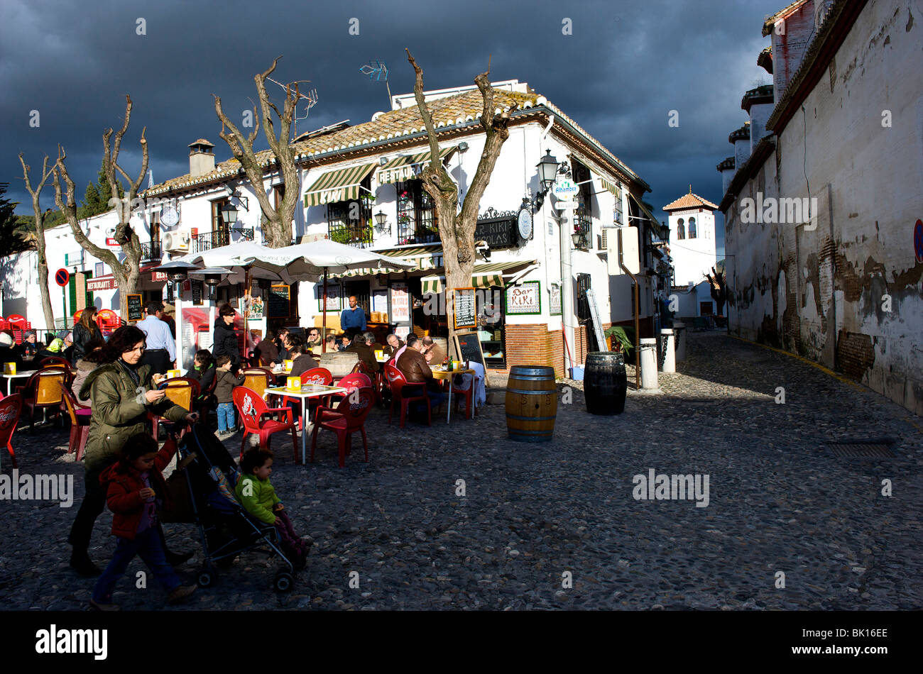 Granada, tourists at bar Kiki in San Nicolas Stock Photo