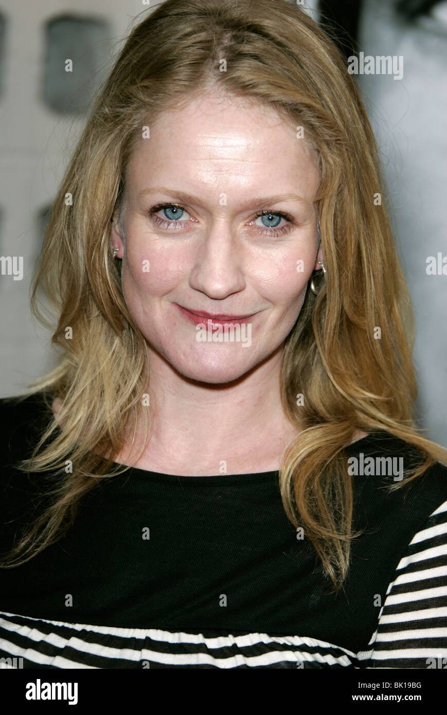 PAULA MALCOMSON DEADWOOD SEASON 2 PREMIERE CINERAMA DOME HOLLYWOOD LOS ANGELES USA 06 June 2006 Stock Photo