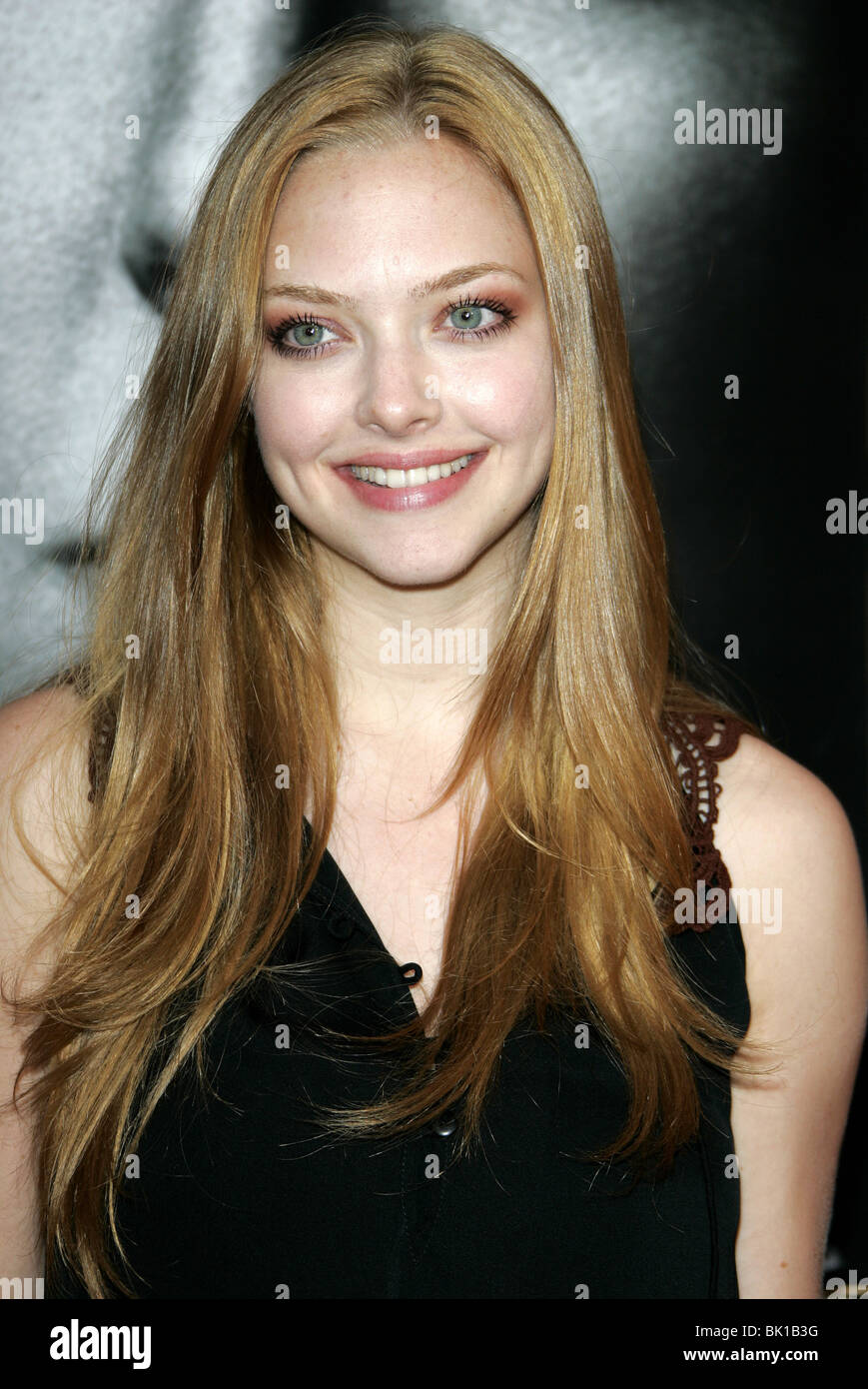 AMANDA SEYFRIED DEADWOOD SEASON 2 PREMIERE CINERAMA DOME HOLLYWOOD LOS ANGELES USA 06 June 2006 Stock Photo